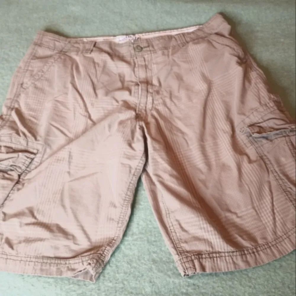 Levi Strauss & Co Cargo Brown Small Plaid Size 40 Men's Shorts